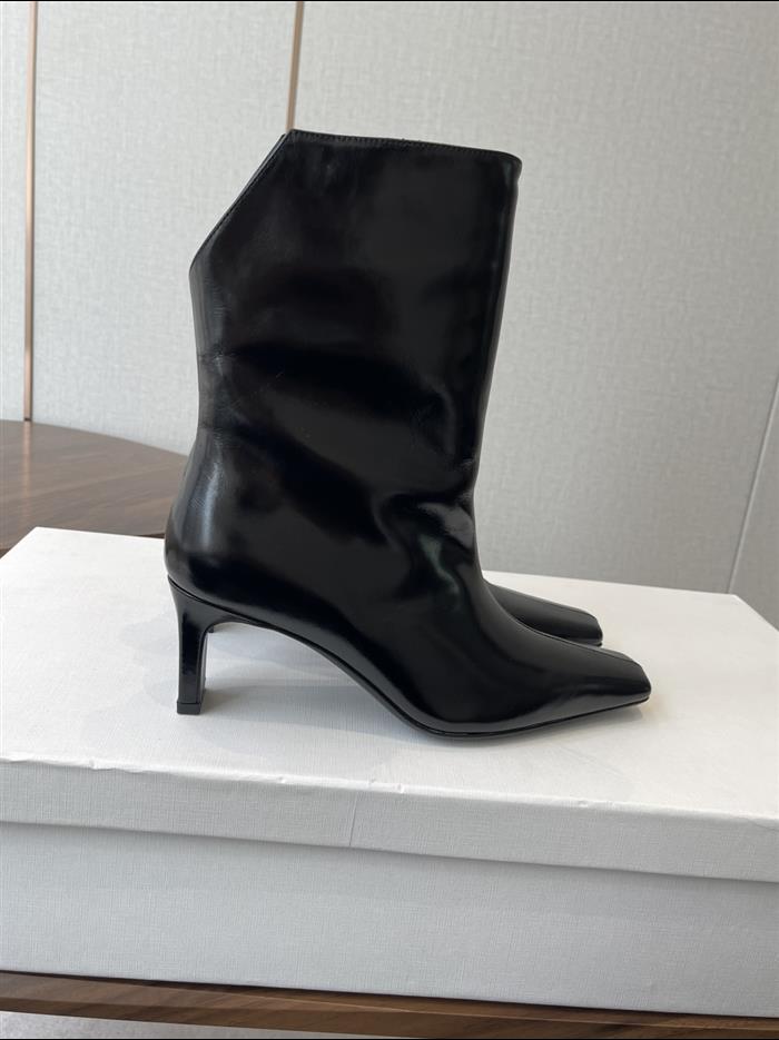 2025112817448405 390